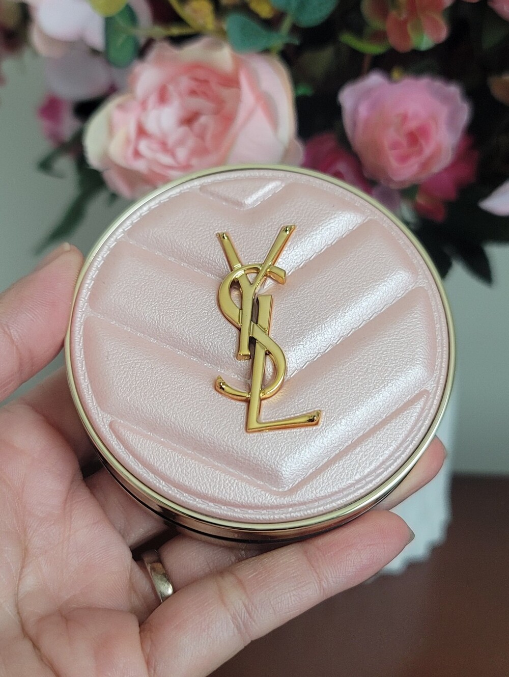 YSL TOUCHE ECLAT GLOW-PACT CUSHION